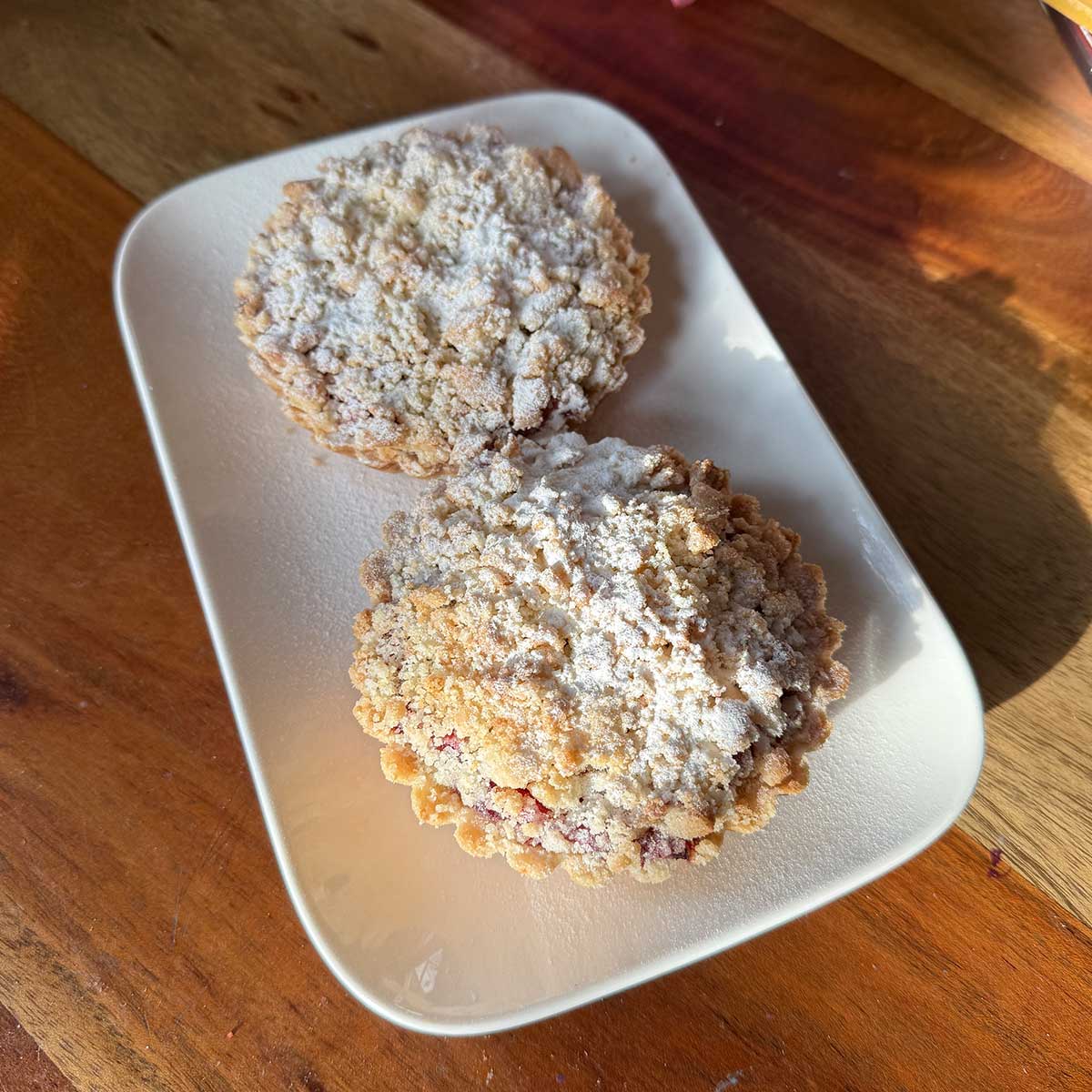 Fruitcrumble vol met fruit, maar zonder gluten, lactose en ei - Afbeelding 2